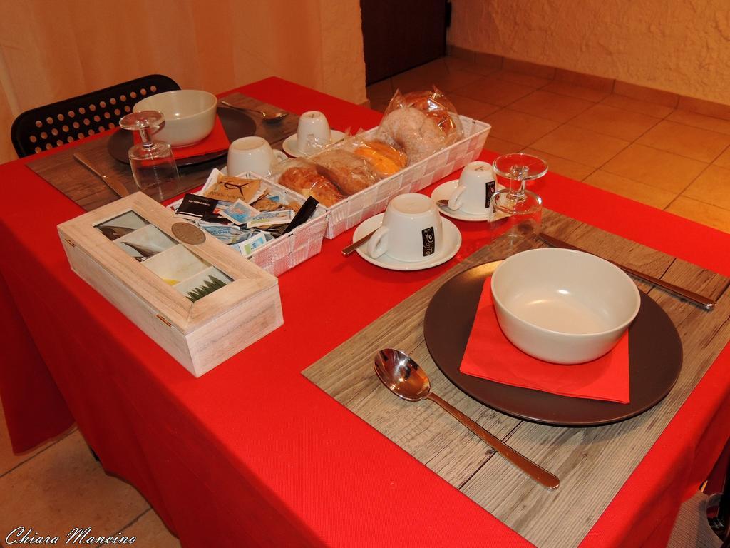 La Casa Del Colonnello Hotell Vercelli Eksteriør bilde