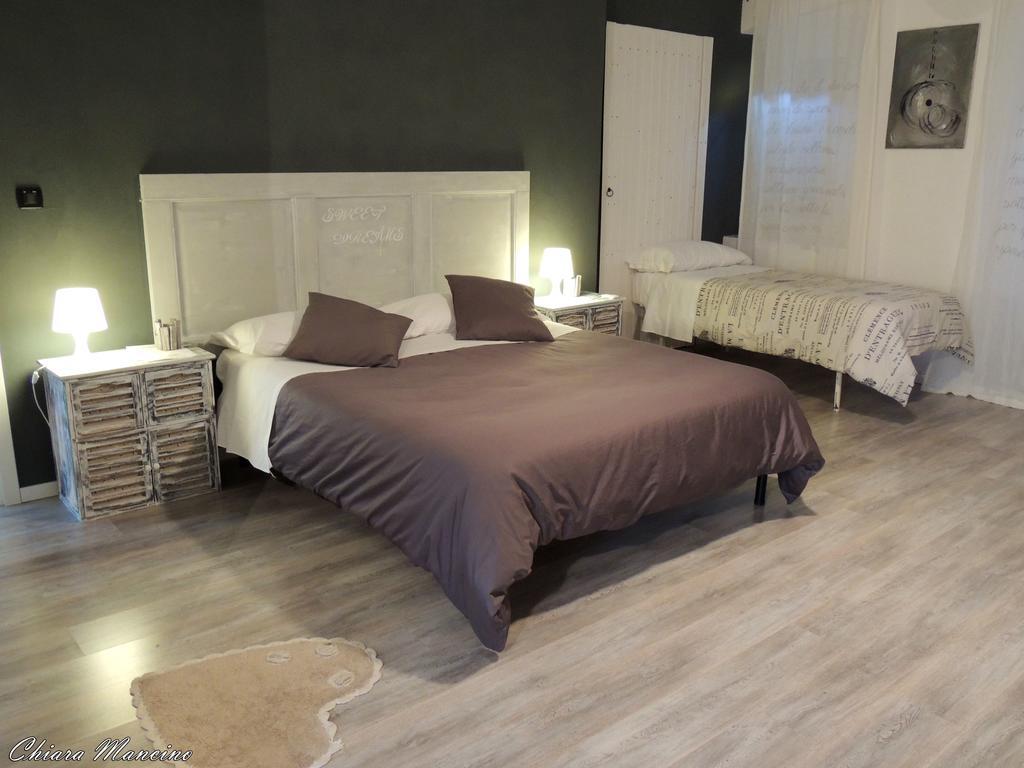 La Casa Del Colonnello Hotell Vercelli Eksteriør bilde